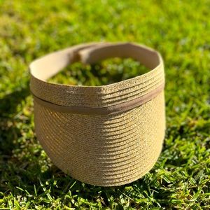 Short racer cap brim straw NINE WEST visor with adjustable back